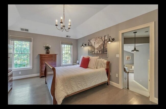 Building Photo - 7 Washburn St