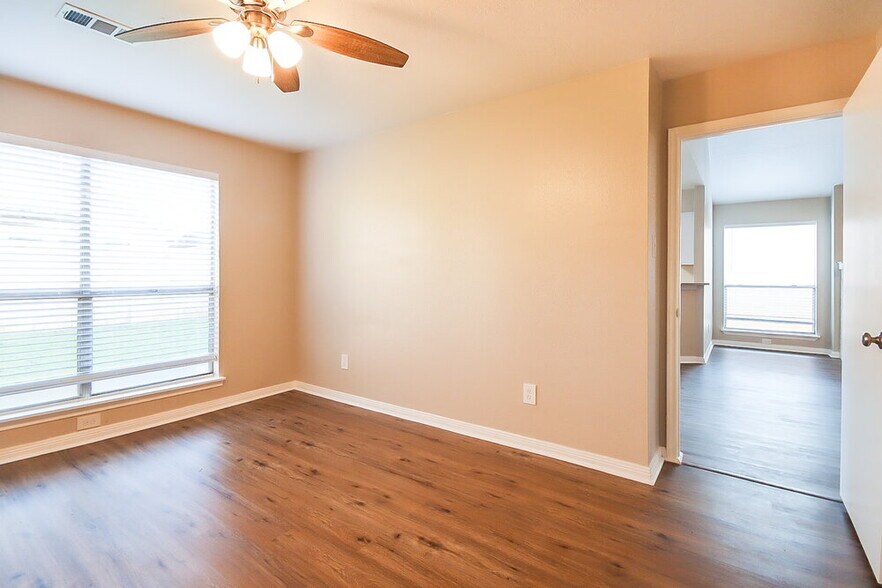 Building Photo - 8514 Southmeadow Dr