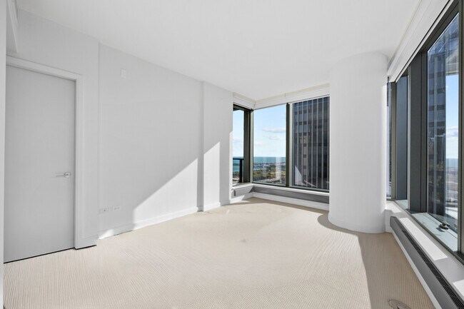 Building Photo - 60 E Monroe St