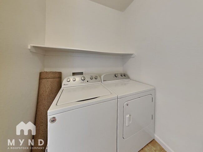 Building Photo - 5536 Lewis Ct
