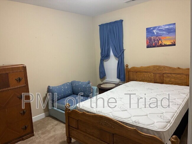 Building Photo - 2033 Tea Berry Ct