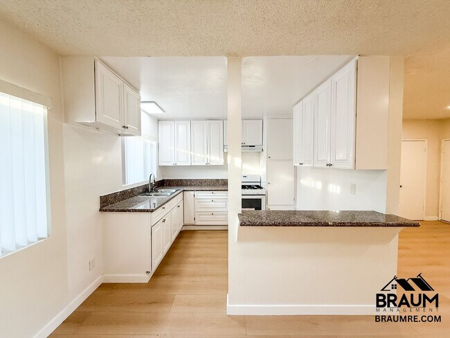 Building Photo - 13115 Oxnard St