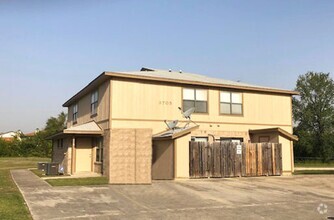 Building Photo - 3705 Charolais Dr