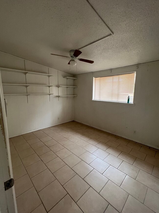 Building Photo - 10301 Album Ave