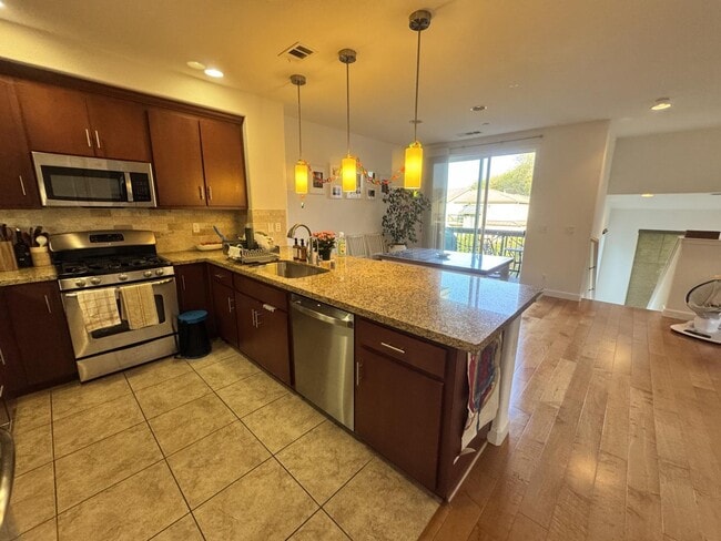 Building Photo - 579 Santa Rosalia Terrace