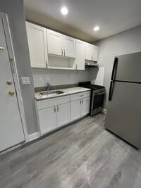 Building Photo - 147 Cleveland St