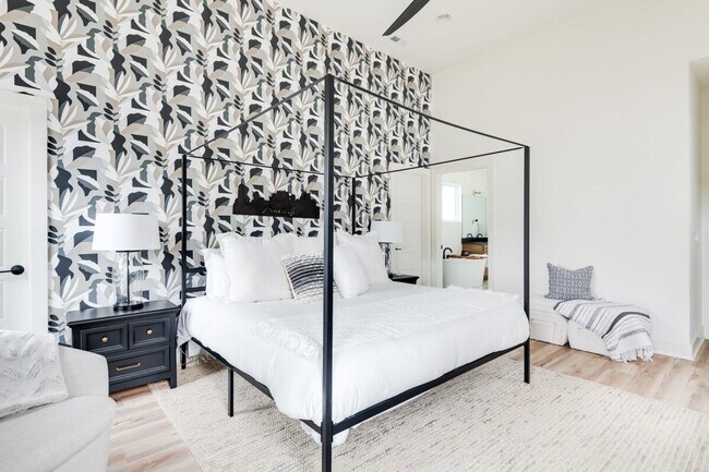 Building Photo - Fully Furnished - Designer Home (Flexible Lease Options)
