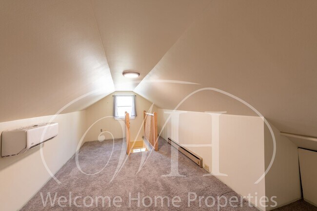 Building Photo - Charming Walla Walla Home with Gas Fireplace, Backyard Patio, and Off-Street Parking!