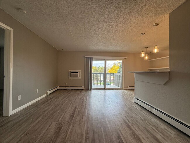 Building Photo - Fully renovated 1-bedroom condo in Norwood!