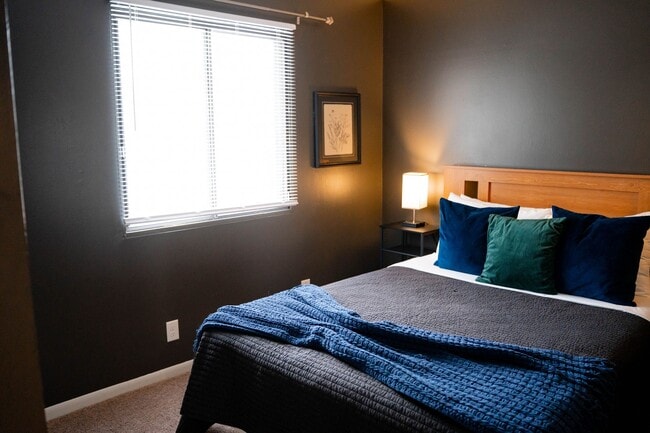 Building Photo - 2020 Fairfield St