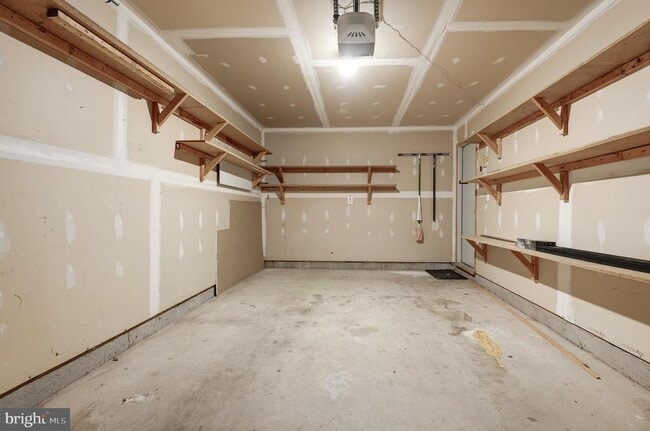 Building Photo - 12050 Edgemere Cir