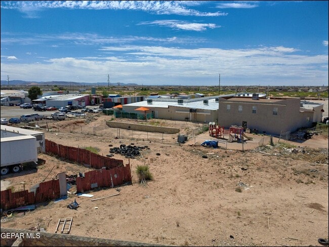 Building Photo - 4100 Tierra Venado Dr