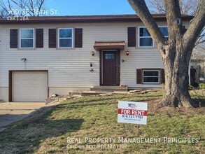 Building Photo - 900 SE 36th St