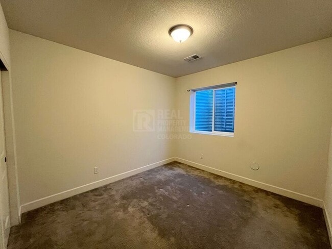 Building Photo - 5873 N Geneva St