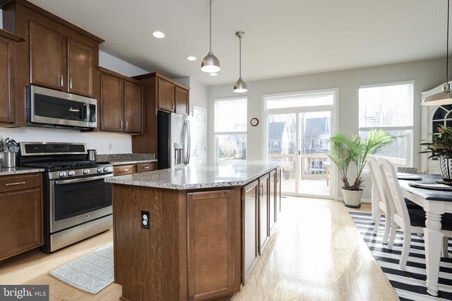 Building Photo - 111 Notions Ct