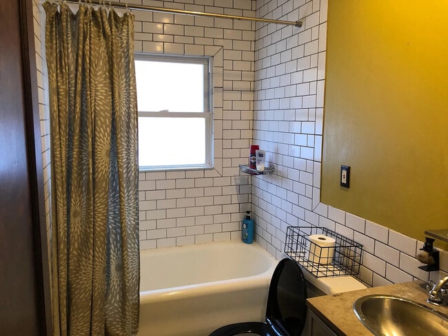 Building Photo - 5005 Grand Avenue