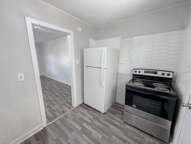 Building Photo - Cherokee Duplex