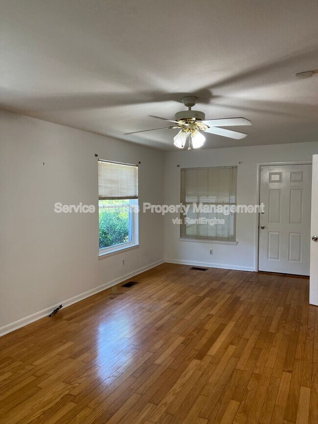 Building Photo - 5425 Westwood Dr