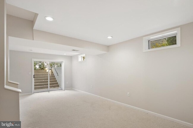 Building Photo - 47118 Garrett Pl