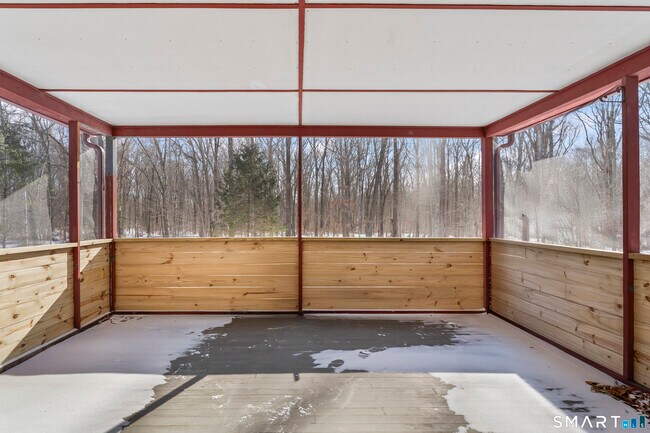 Building Photo - 17 Champlain Dr