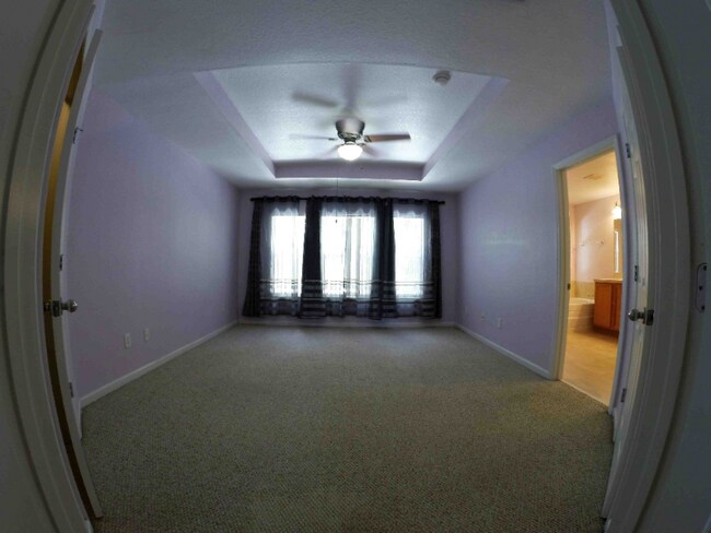 Building Photo - 5073 SW 40th Pl
