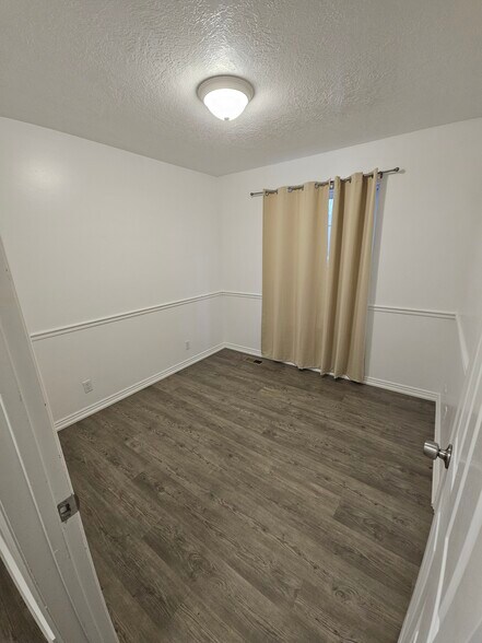 Building Photo - 1442 W 730 S