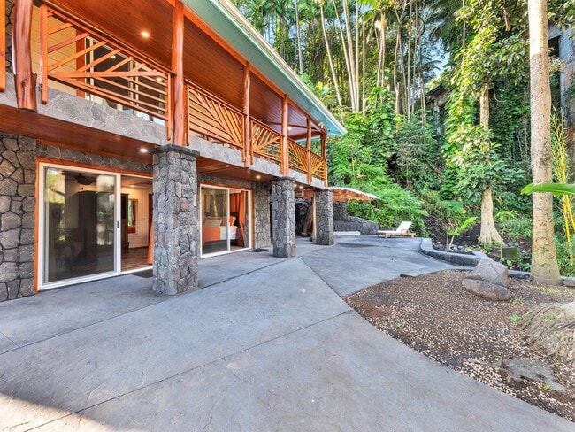 Building Photo - Oceanfront Estate: The Honolii Hale
