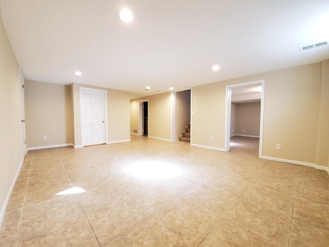 Building Photo - 1452 13th Ave NW