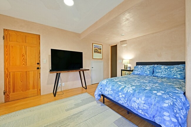 Building Photo - Furnished Museum Hill Casita