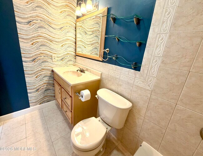 Building Photo - 70 Village Dr