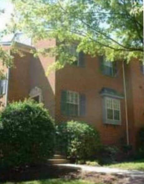 Building Photo - 11791 Carriage House Dr