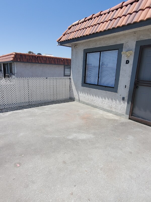Building Photo - 1008 Willow Tree Dr