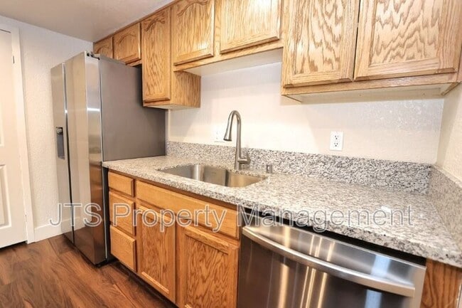 Building Photo - 8128 Sunrise E Way