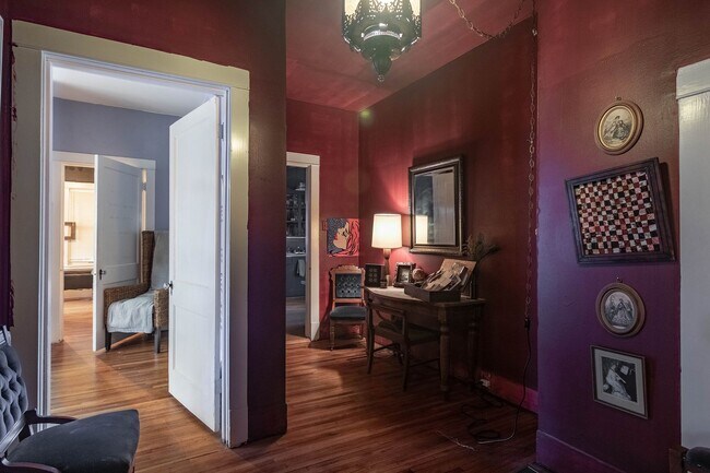 Building Photo - 108 Blount St