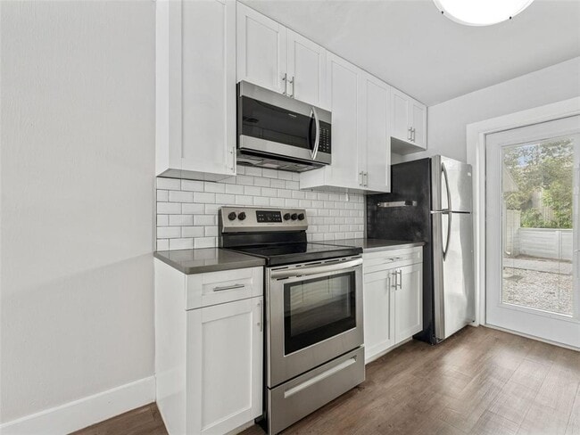 Building Photo - 3102 W San Juan St
