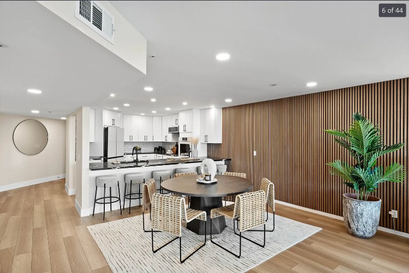 Building Photo - 2414 Front St