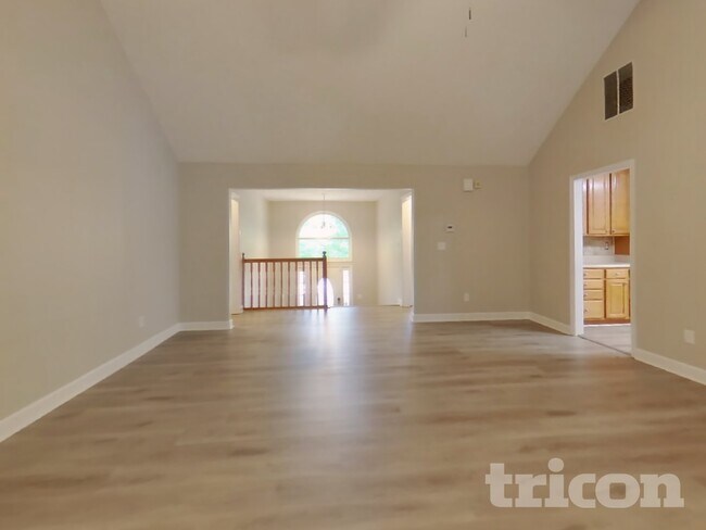 Building Photo - 8870 Mae Ct