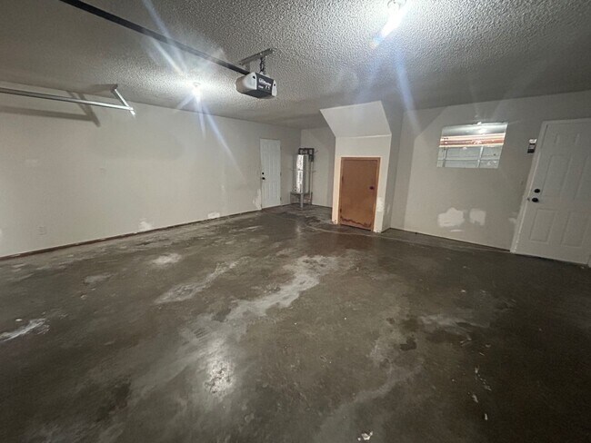 Building Photo - 25 Oak Lake Ct