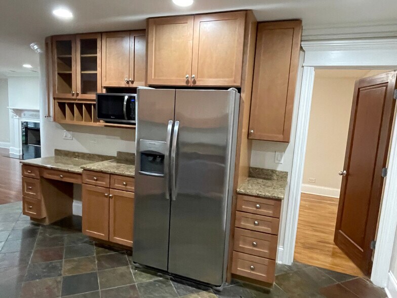 Building Photo - 1427 N Sedgwick St