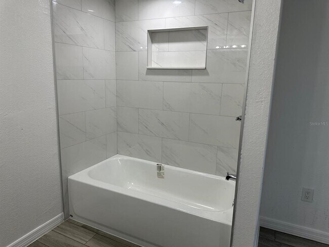 Building Photo - 3061 Crystal Hills Dr