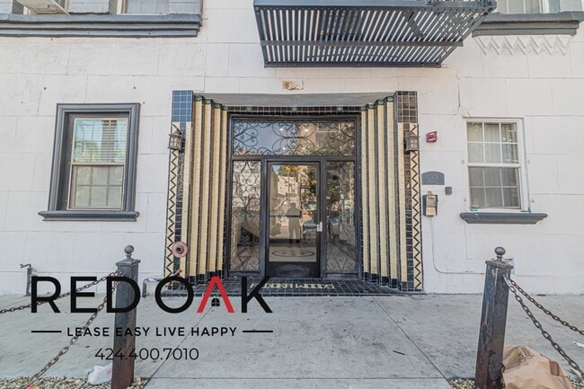 Building Photo - 861 Fedora St