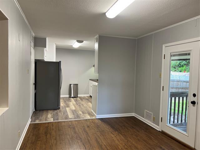 Building Photo - 1203 Blanton Dr