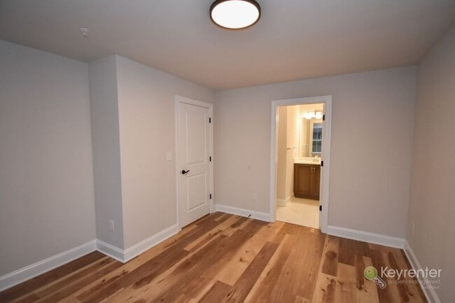 Building Photo - 320 Schadle Rd