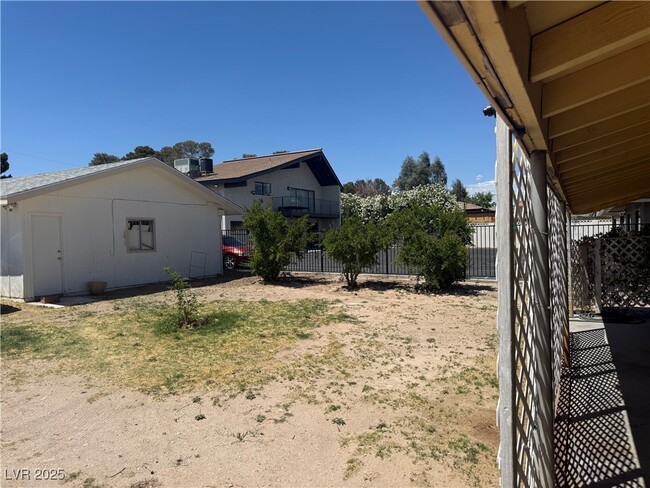 Building Photo - 5643 S Pecos Rd