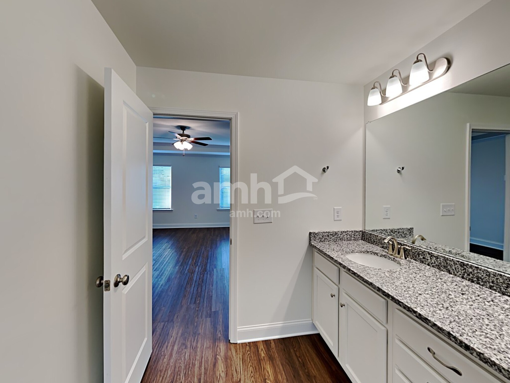 Building Photo - 155 Twin River Dr