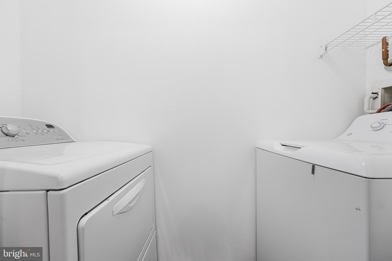 Building Photo - 402B Mulberry Cv