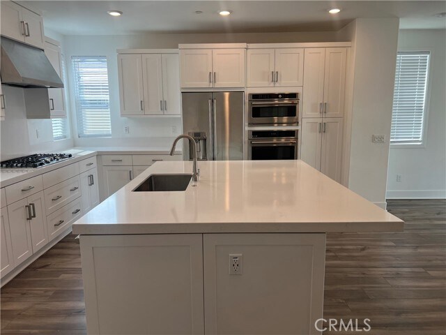 Building Photo - 144 Sash