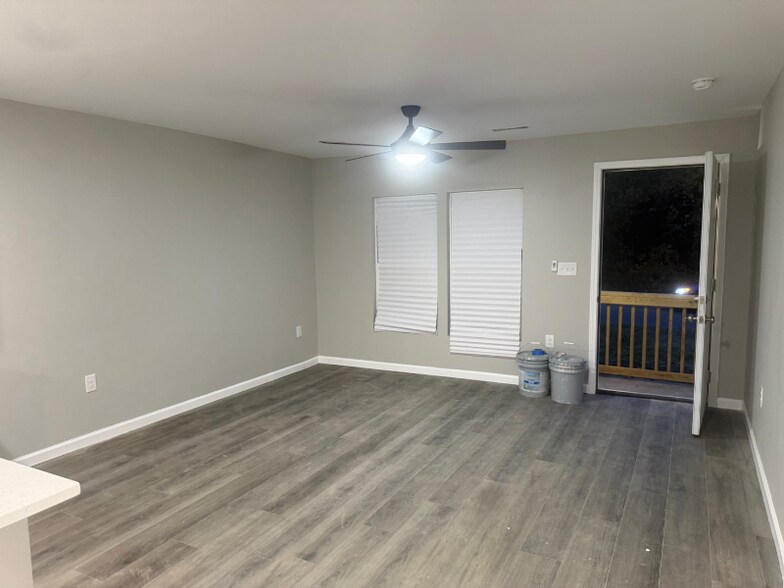 Building Photo - 3568 3rd Ave