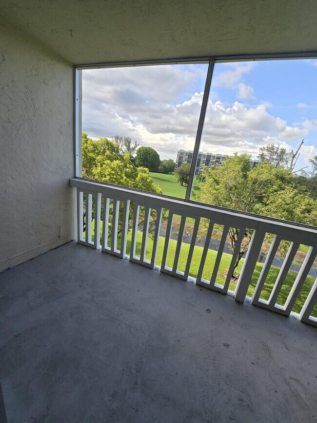 Building Photo - 7051 Environ Blvd