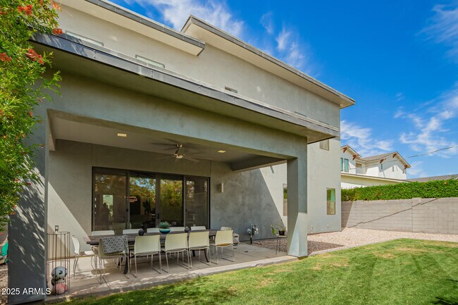 Building Photo - 4413 E Montecito Ave